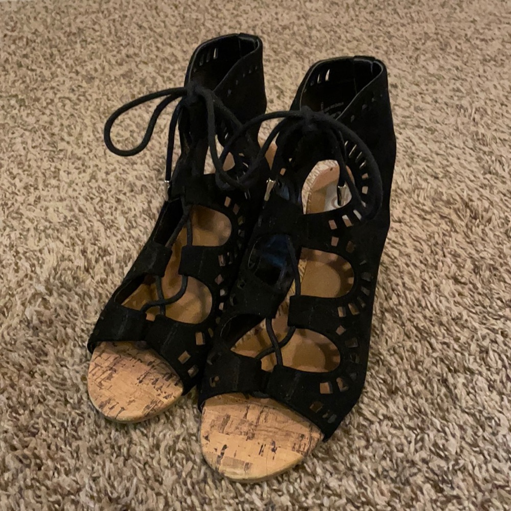 dv by Dolce Vita sandals